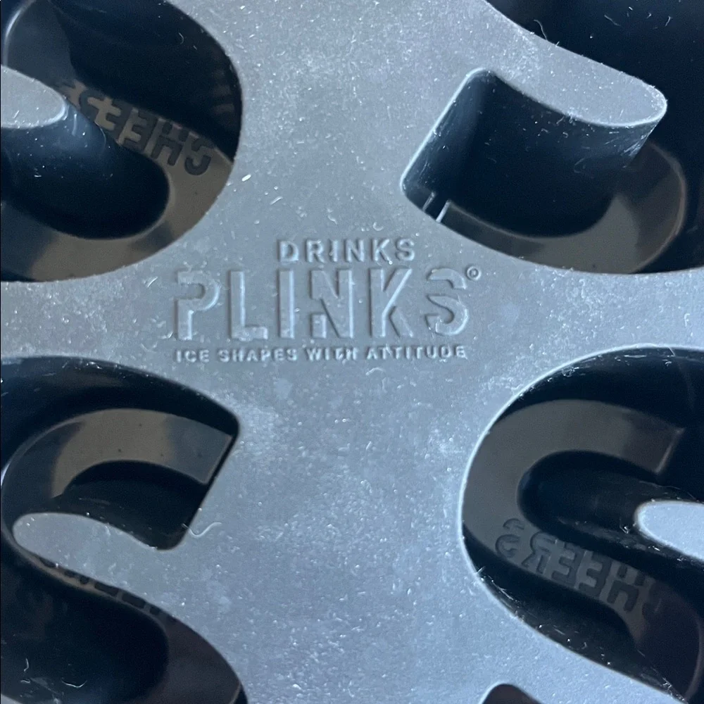 Black Letter S Silicone Ice Molds Tray - Picture 2 of 4